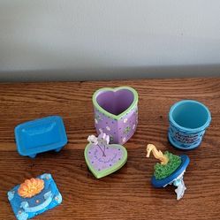 Trinkets With Lids