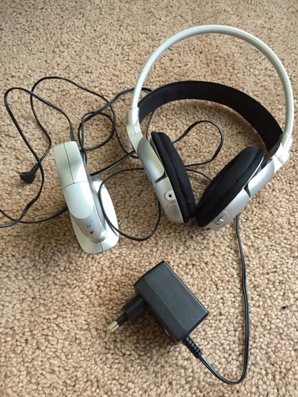 NEW Vivanco FMH 6050 wireless headphones