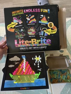 Lite-Brite Classic Light-Up Peg Art Set – Like New