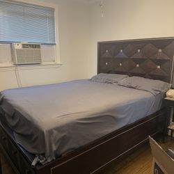 Bed And Dresser With Mirror 