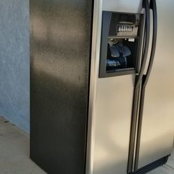 Whirlpool Refrigerator 25 CF