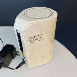 D-Link Dual Band Gigabit Cloud Internet Router – Wireless, 4 Ports – Works  Model: D-Link Dual Band Gigabit Cloud Router 	•	Features: Wireless, 4 Ethe