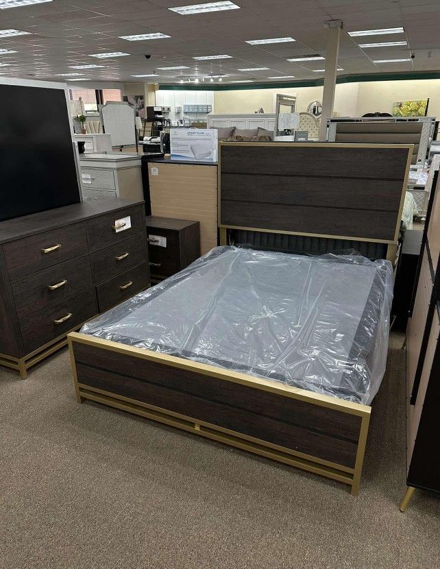 Gold Wood Bedroom Set