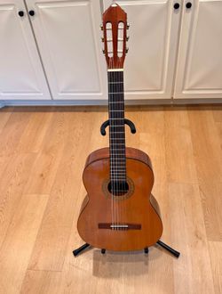 Lucero LC100 Classical / Nylon String Acoustic Guitar – Excellent Condition