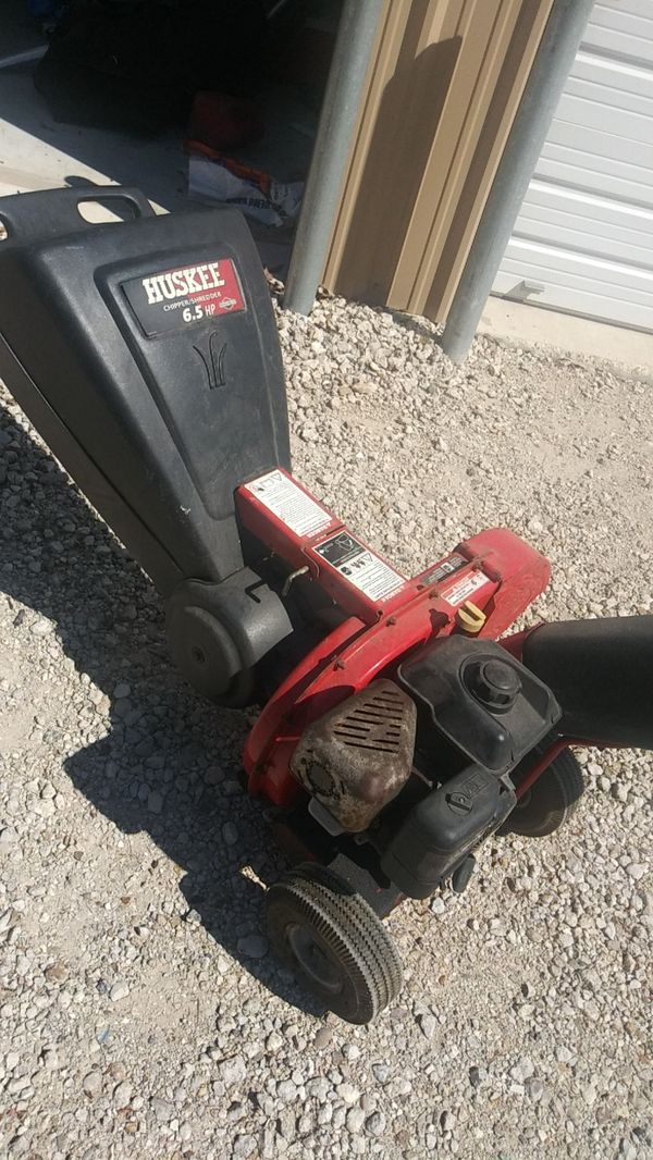Huskee chipper shredder 6.5 HP briggs stratton for Sale in Houston, TX