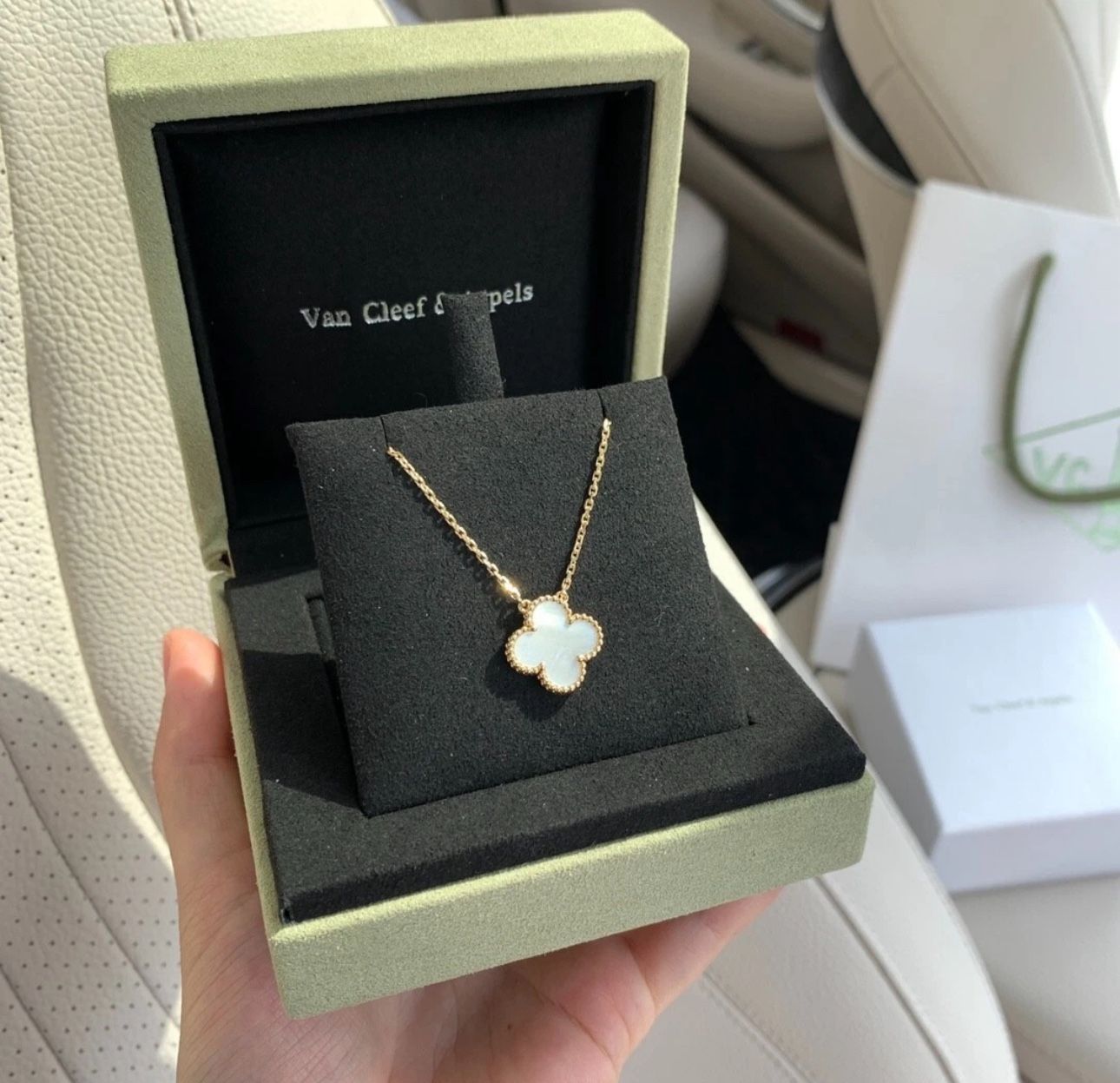 Van Cleef Necklace Yellow Gold