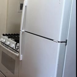 Full Size Fridge,  Oven and 18” Dishwasher In Mint Condition