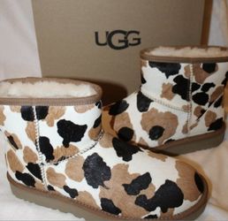  UGG CLASSIC ULTRA MINI COW PRINT BOOT
