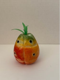 Vintage Carved Stone Fruit Figurine / Figura de Piedra Alabastro