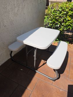 Kids folding picnic table