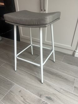 4 Bar Stools