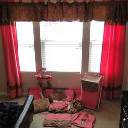 Sweet Jojo Pink Cheetah Crib Bedding Set 11 Piece Set