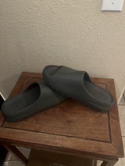 Yeezy Slide Size 12 Onyx