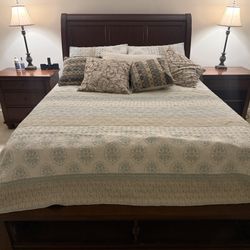 Aspen Home Queen Sleigh Bed W/drawers