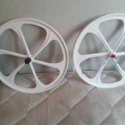 26 Inch Disc Brake Mag Rims For A Mountain Bike... Like New / Or Trade Bike Parts 