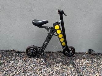 URB-E Pro Ride-on Scooter