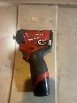 Milwaukee m12 impact