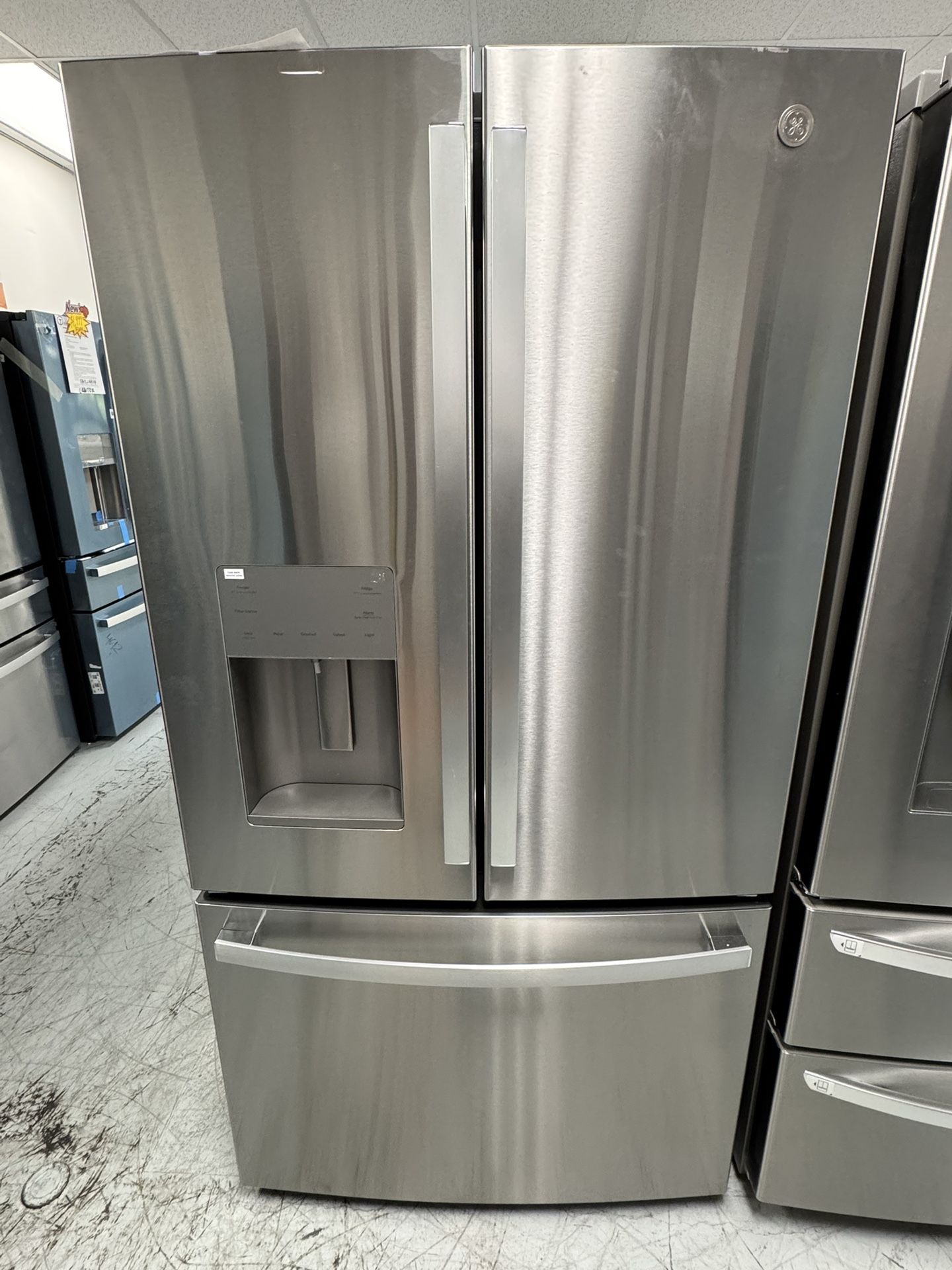 26 Cu.ft French Door Refrigerator With Water And Ice