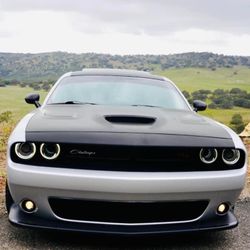 Dodge Challenger scatpack 6.4 Liter 