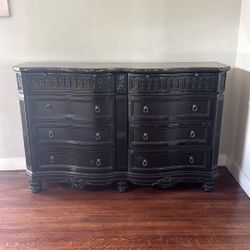 Dresser (8 Drawers)