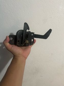 2010 dodge charger srt hood latch