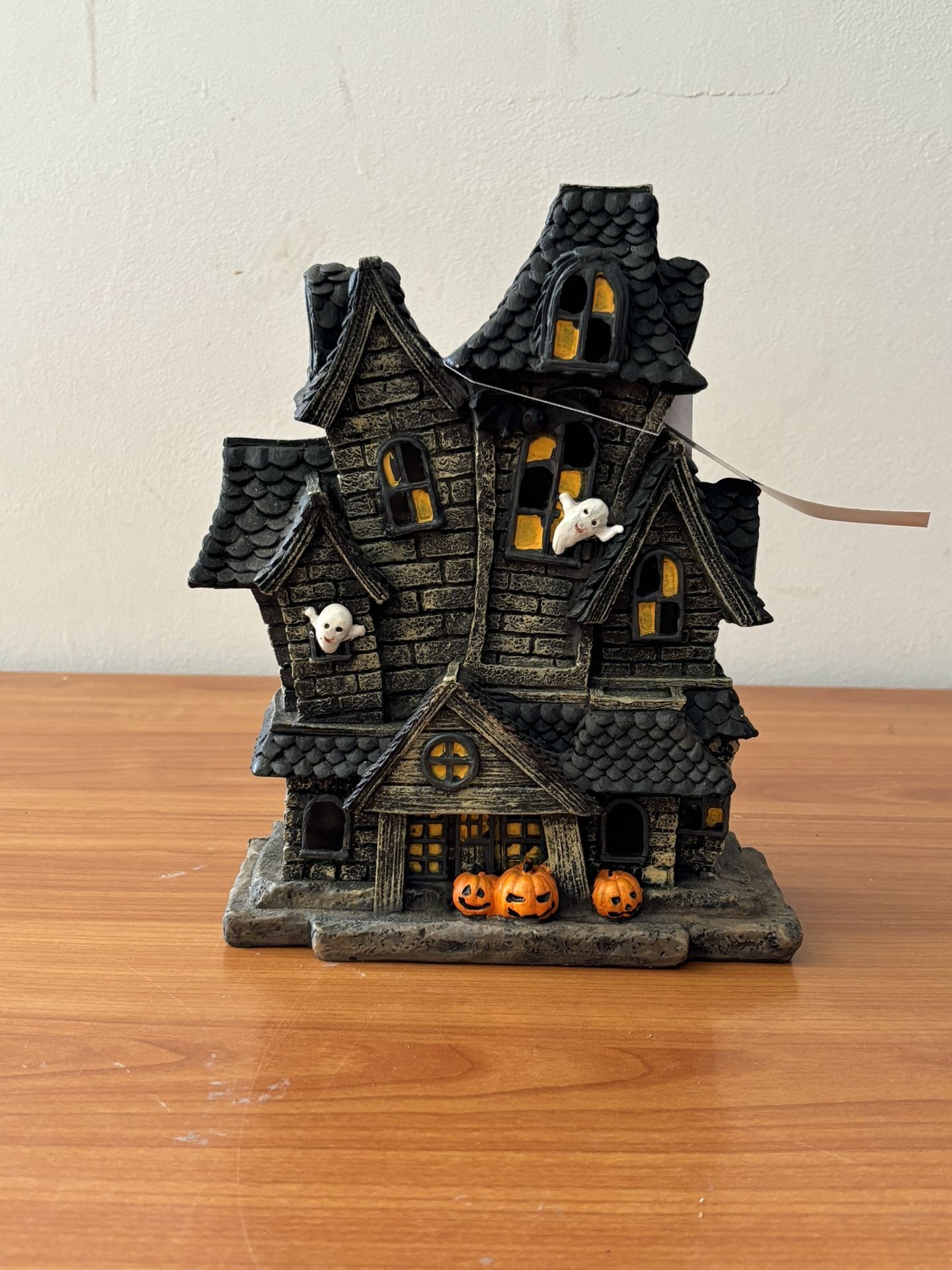 Halloween Haunted House Resin LED Tabletop Decor BNWT