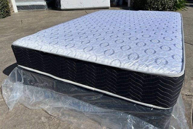 Queen Orthopedic Deluxe Collection Mattress!!