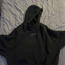 Cropped Essential Hoodie 