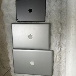  2 MAC APPLE ,ONE IPAD 