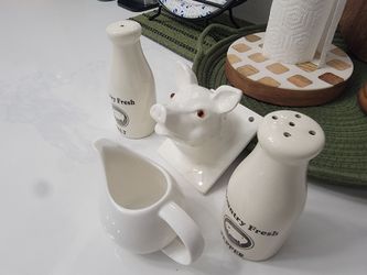 Several pig items farm house decor