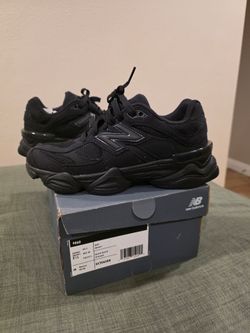 New balance 9060, black size 5 1/2 youth