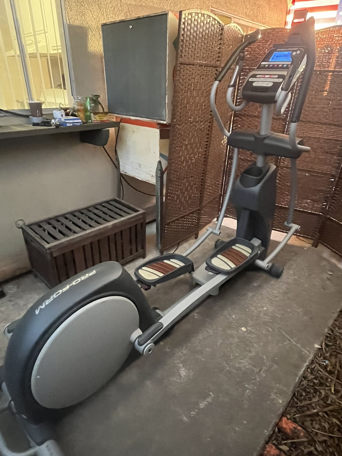 Pro Form Elliptical Machine 