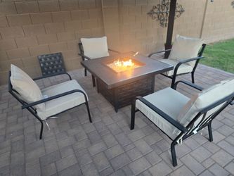 FIREPIT PATIO SET