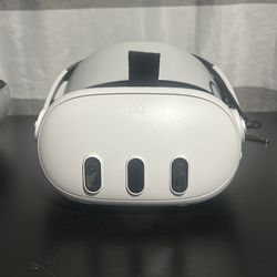 Meta/oculus quest 3 128gig with case and battery pack