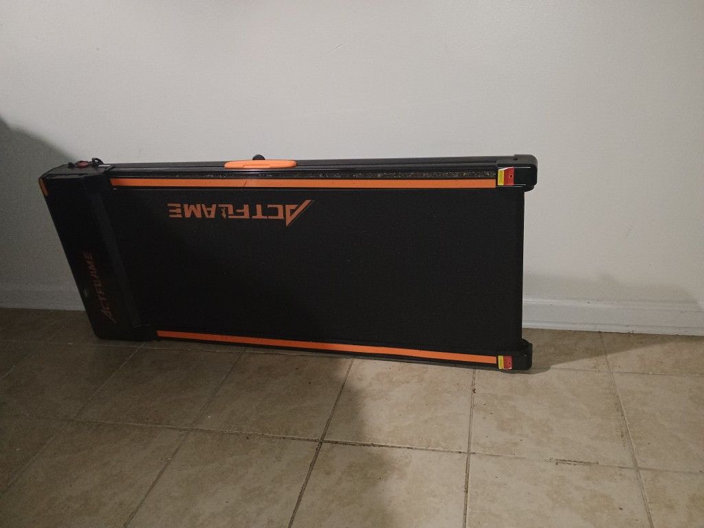 Treadmill - Home Gym 