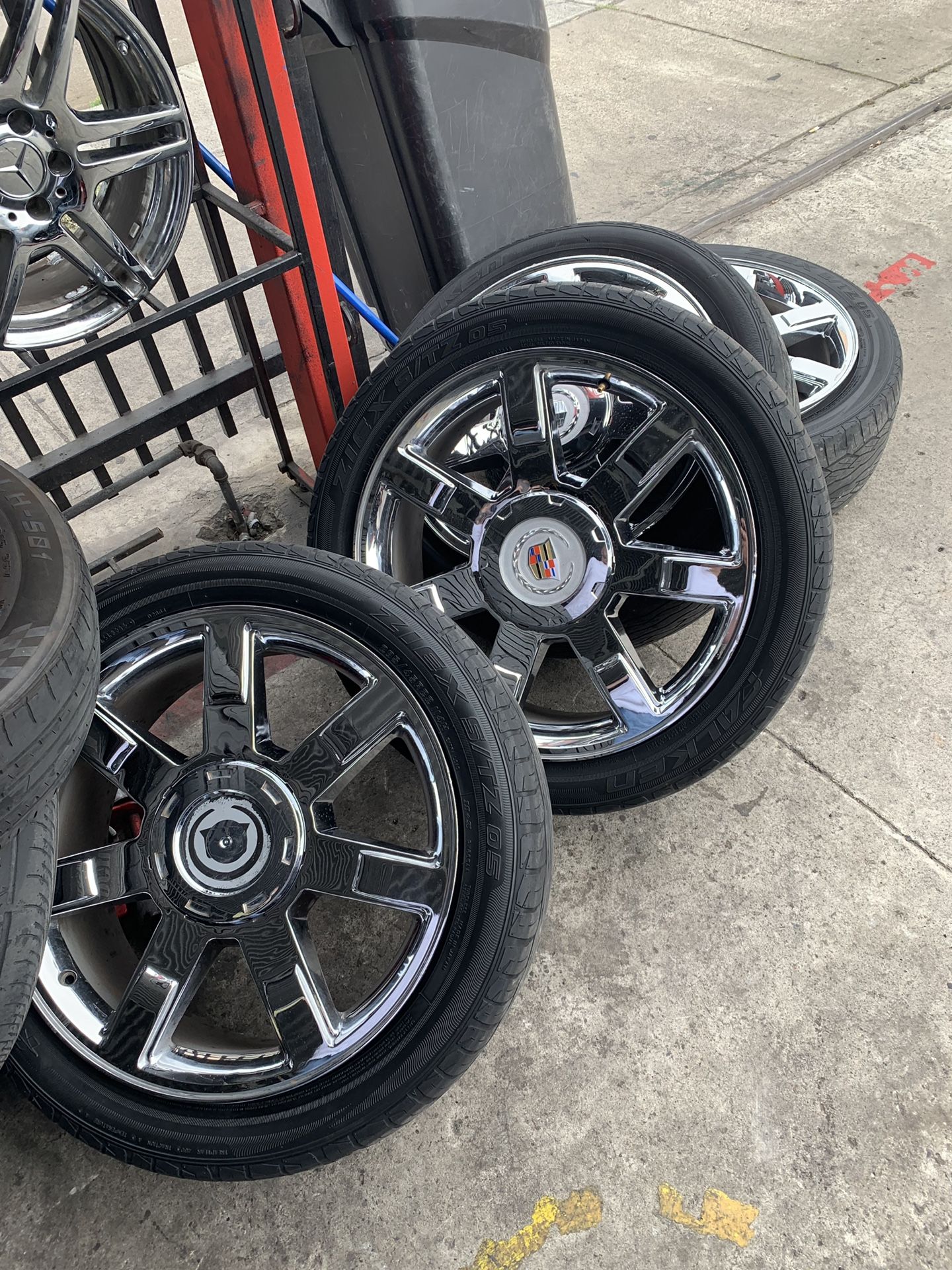 22” Factory chrome Cadillac Escalade Rims