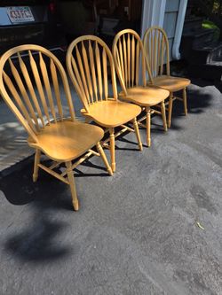 4- Matching Oak Kitchen/ Dinning Room Chairs