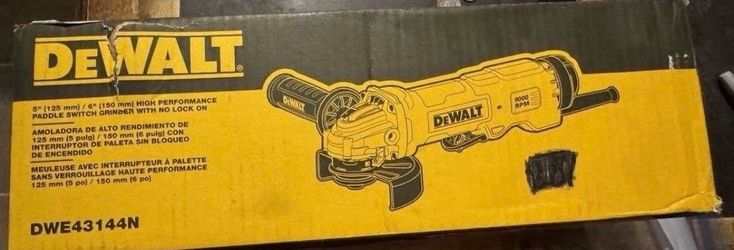Brand New Dewalt grinder 6” W/ Cutting wheels Brand new
