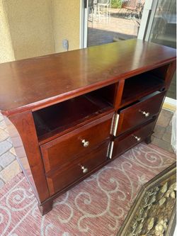 TV stand / Entertainment center