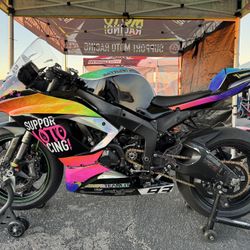 2009 Kawasaki ZX6R Race Bike