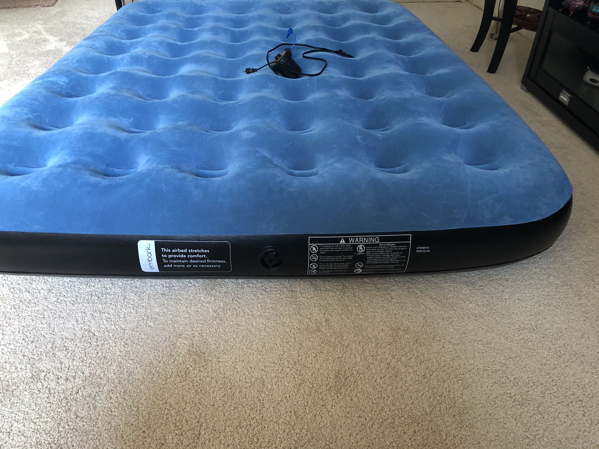 Used queen air bed