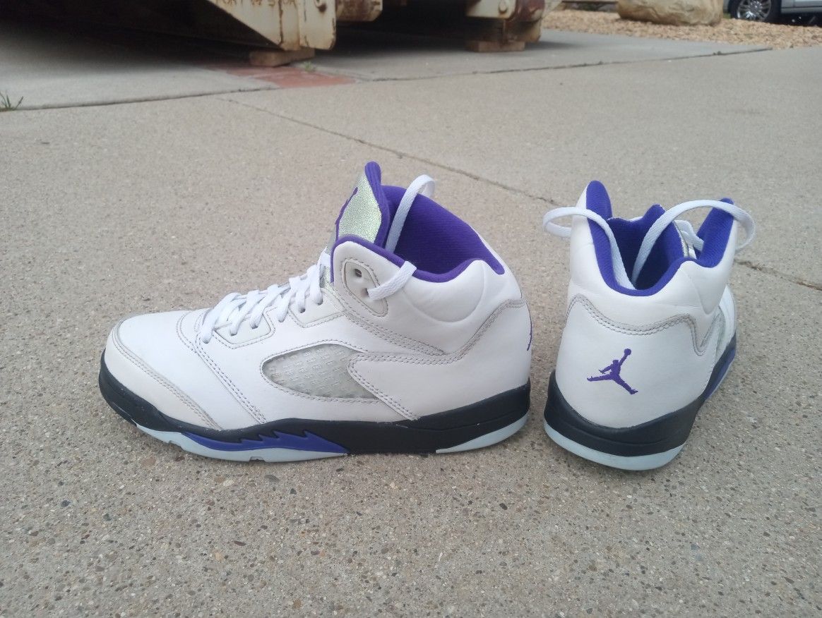 Jordan 5 Retro Size 3.5 Youth. $40