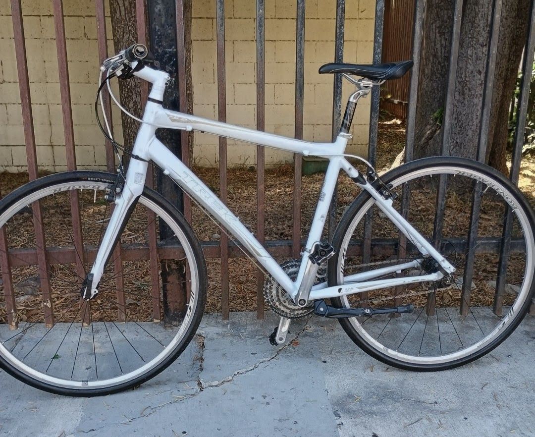Large Trek 7.6 Fx Hybrid Bike