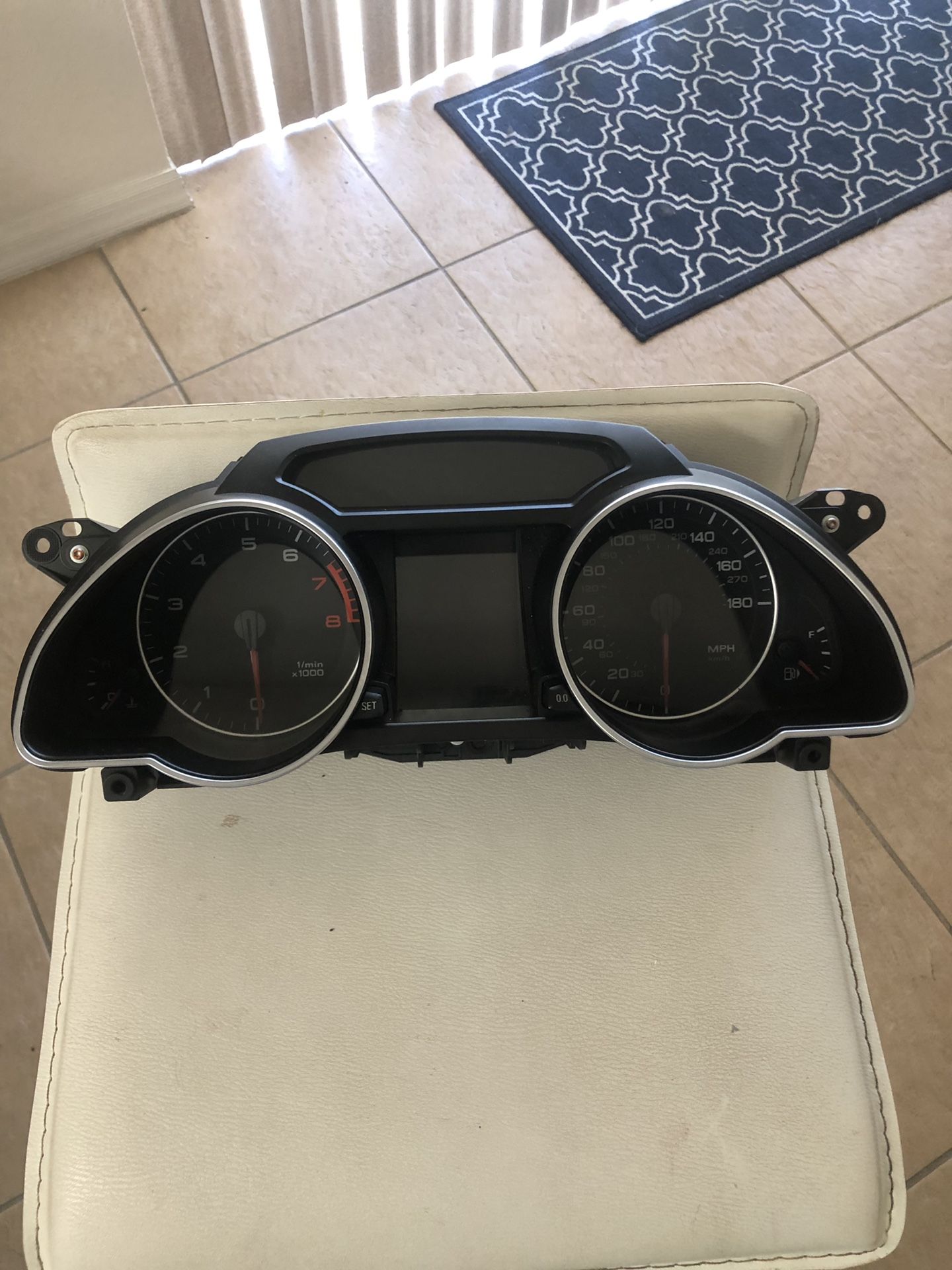 2009-2012 Audi A5 instrument cluster