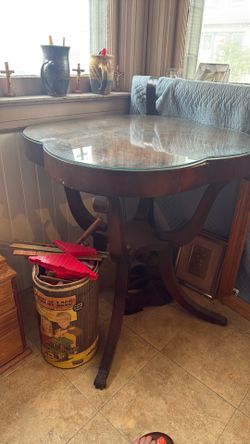 Antique 4 leaf clover table with 1/4” thick glass