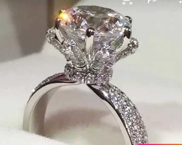 Wedding ring/engagement ring