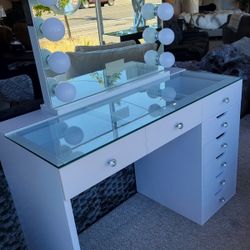 White Vanity with Mirror LED Light  &  Bluetooth Speaker New