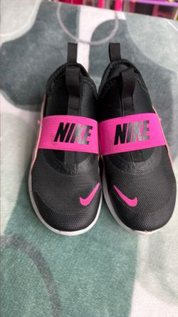 Girls Nike shoes size 12 c