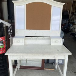 FREE - Desk - Project -first Come 