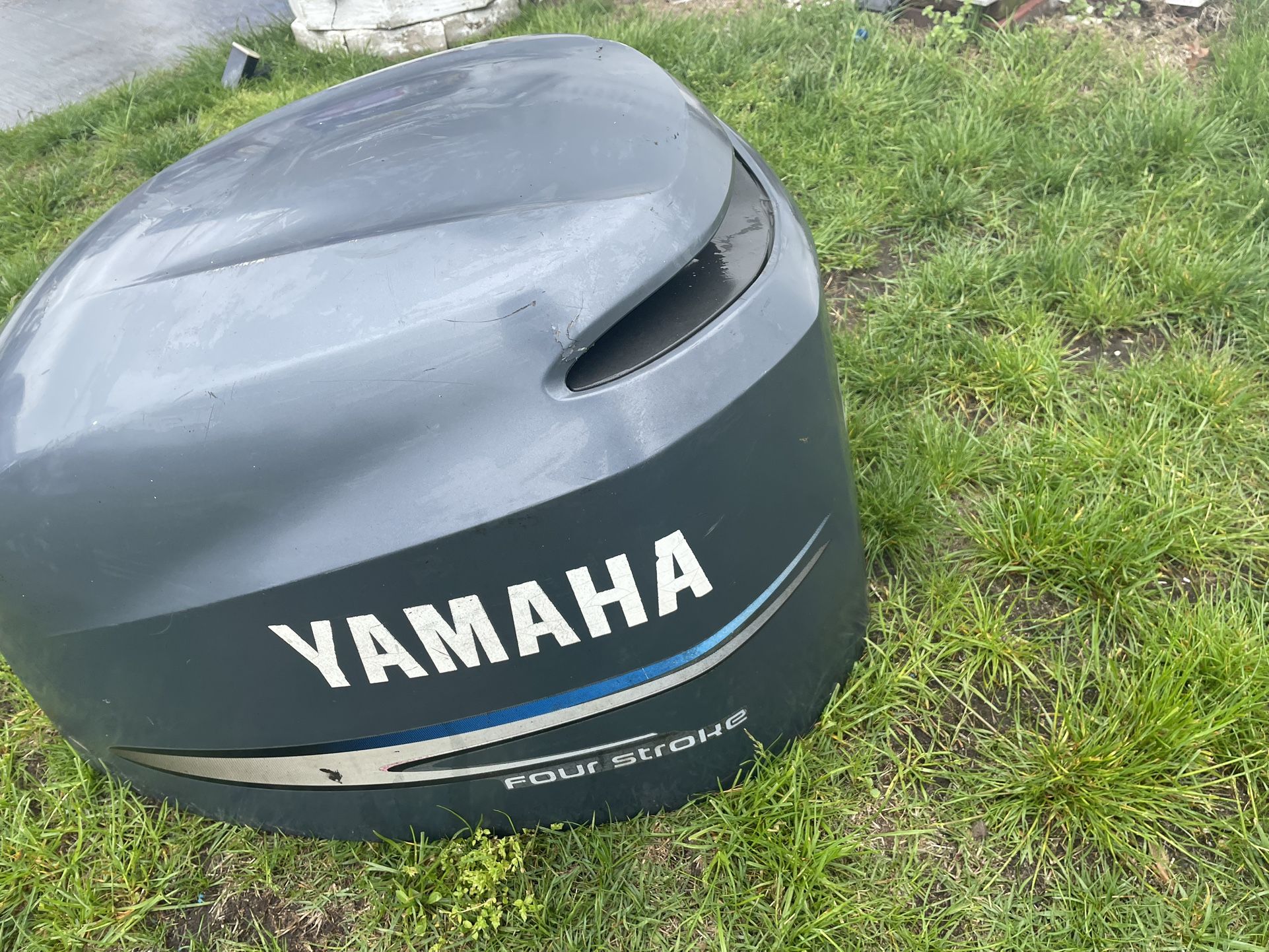 Yamaha 225 cowling F225 3.3L fits other 3.3 l 200 250 Has some minor damage scratches still solid $225 Located near freeport Ny * Click on my na